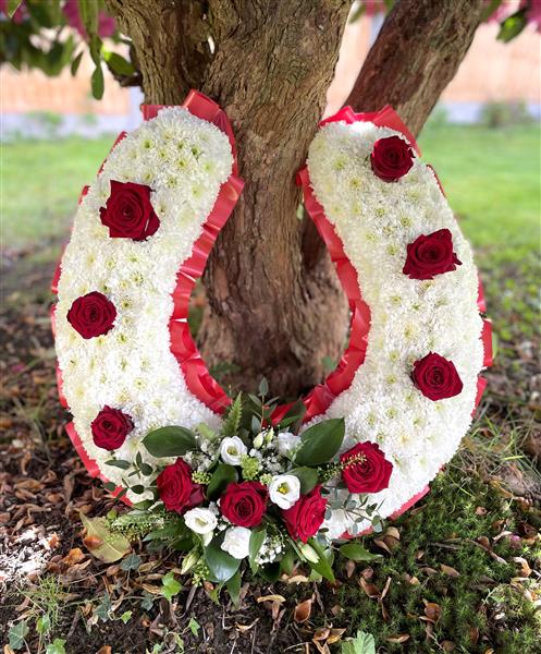 Horseshoe Tribute - Main Image